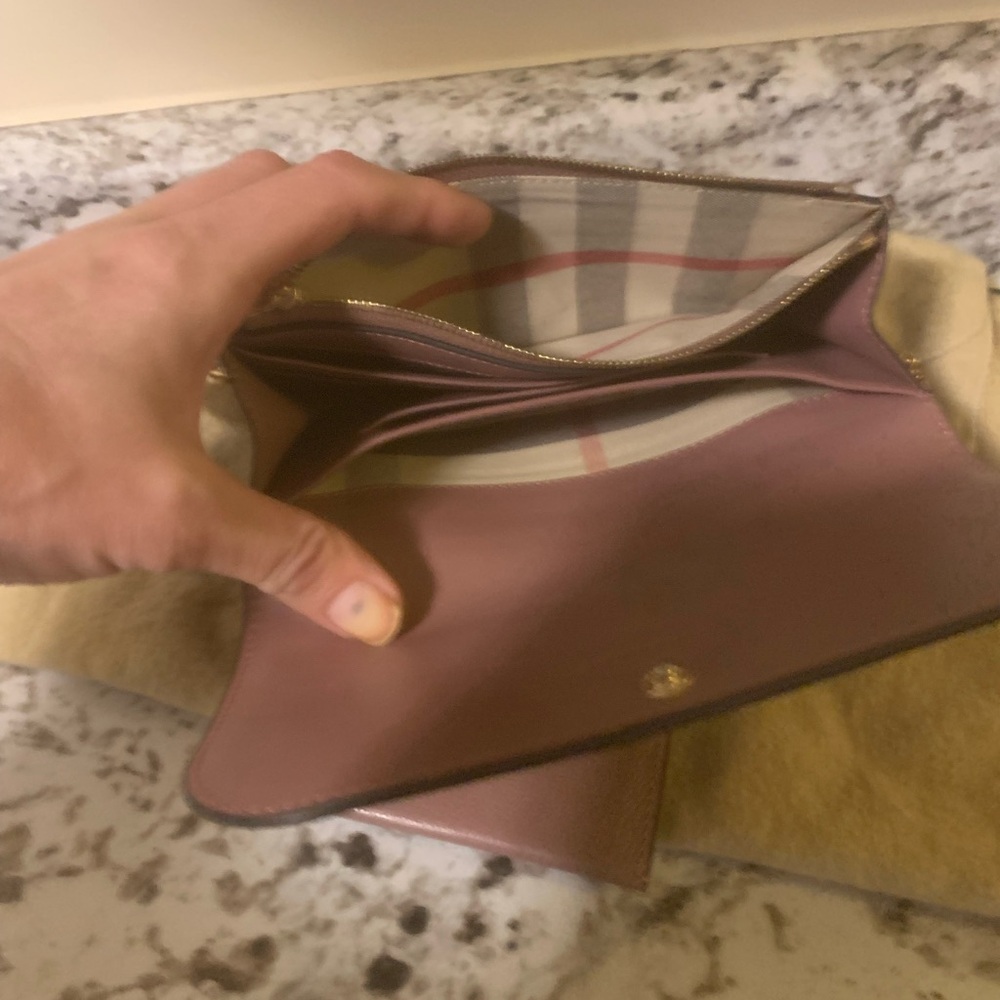 Authentic Burberry Dusty Rose Kenton Wallet Set - Picture 8 of 16